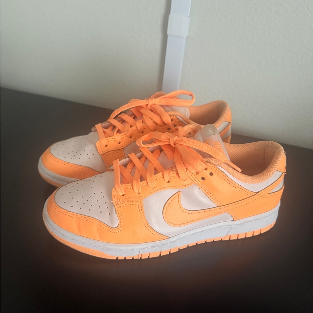 Nike Dunk - Peach Cream